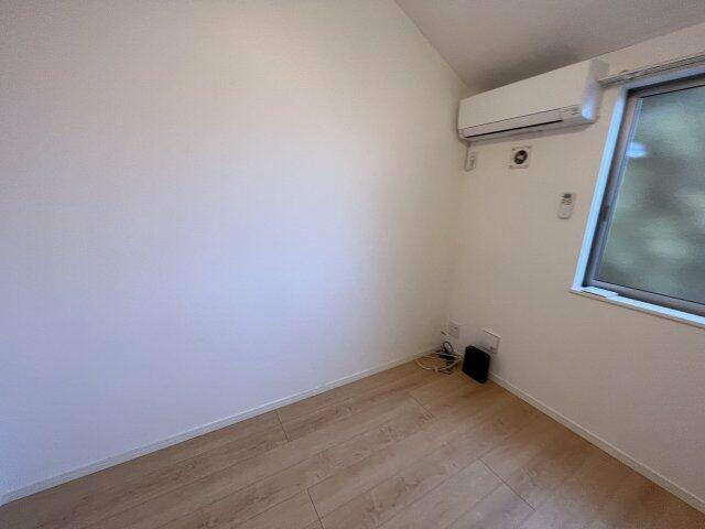 アザーレ・ソラ読売ランド前の居間・リビング|別部屋の参考写真です。