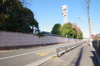 【前面道路含む現地写真】