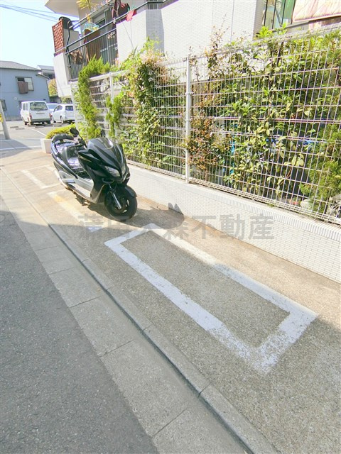 パレス京浜蒲田のその他共用部分|バイク置き場　空き状況等詳細はお問合せください。