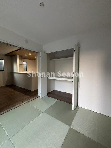 【和室】 | 押し入れにはお布団や大きな荷物などもスッキリ片づけられますよ◎