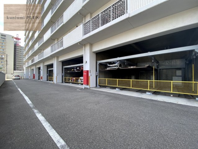 サンマンションアトレ太子橋の駐車場