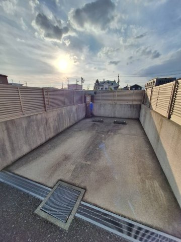 シェル鵠沼海岸　NORTHの駐車場