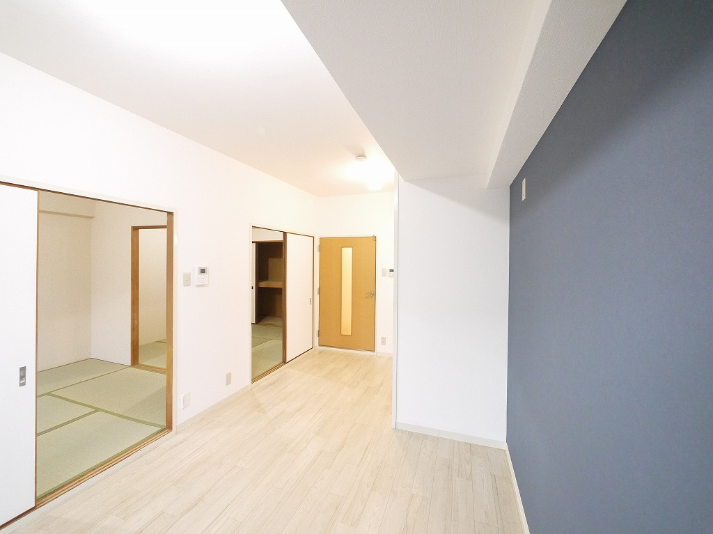 サンプラザ郡山の居間・リビング