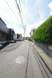 【前面道路含む現地写真】