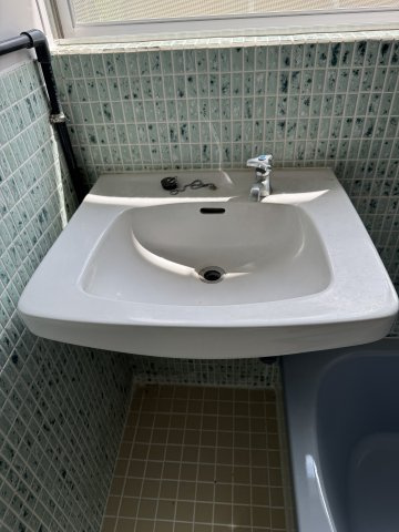 磯間二戸一の洗面所|脱衣スペースもあります