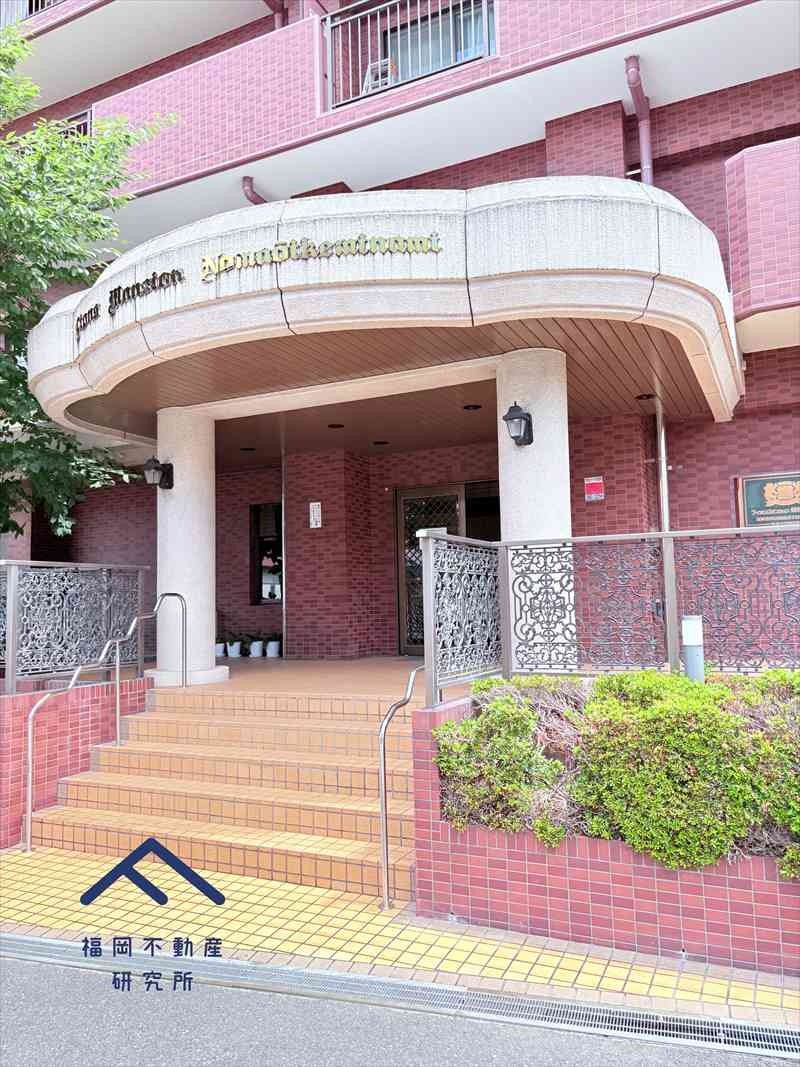 ライオンズマンション野間大池南のエントランス