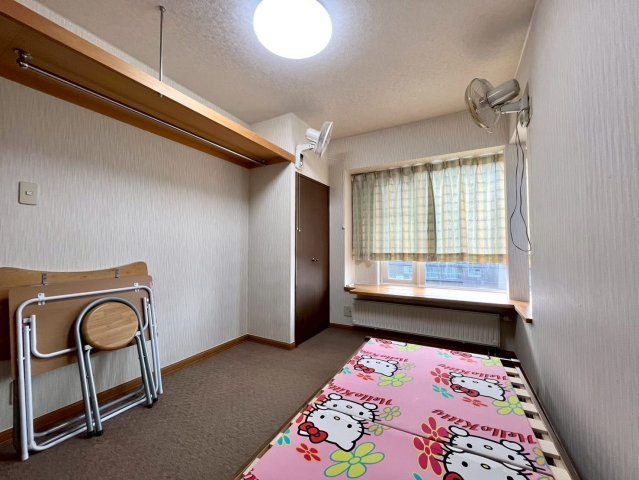 新琴似6条16丁目 戸建の洋室|３階 Ｇ号室（５．７帖）オープン棚も完備
※２階 Ａ号室も同タイプです