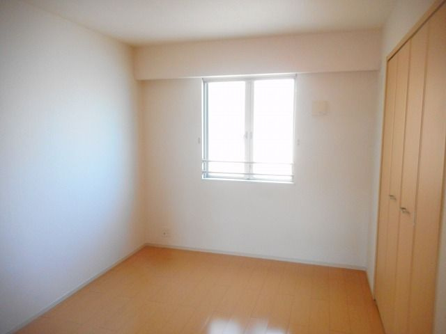 マインシュロスⅢの寝室|落ち着いて過ごせるお部屋なので、寝室にいかがでしょうか