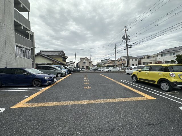 ソレイユの駐車場