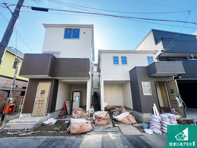 東大阪市鴻池町　第1期　新築一戸建ての外観|周辺は落ち着いた街並みの住宅地！子育てがしやすい住環境です！まだ未完成ですが、現地でしかわからない事もございます。是非一度ご覧ください。