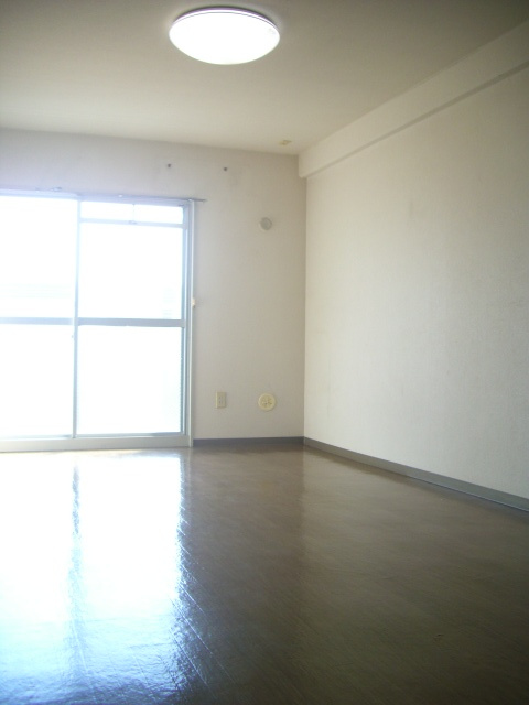 パールマンション松本の居間・リビング