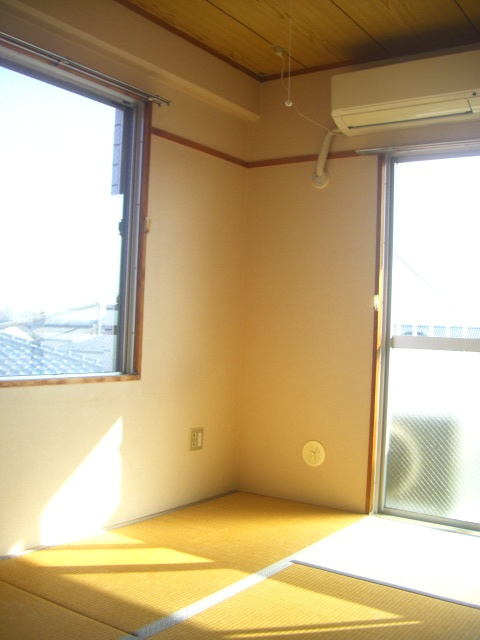 パールマンション松本の寝室|和室6帖