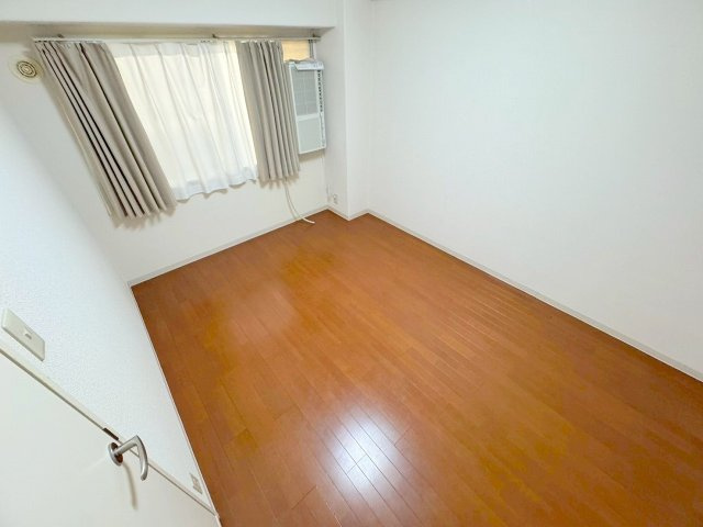 新大阪グランドハイツ1号棟の寝室