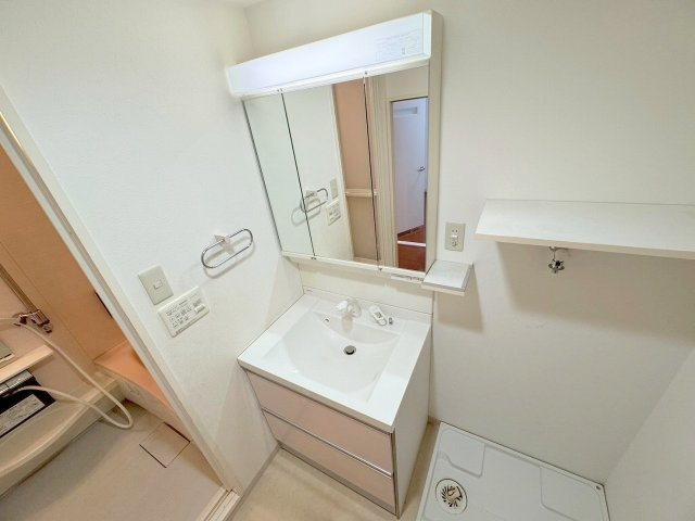 新大阪グランドハイツ1号棟の独立洗面台