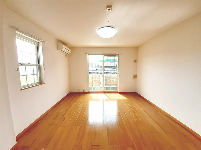 リバーサイド三城の居間・リビング