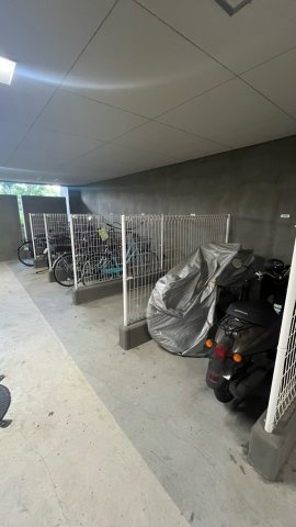 レスタージュ伊丹サーフアライブの駐車場|バイク置き場