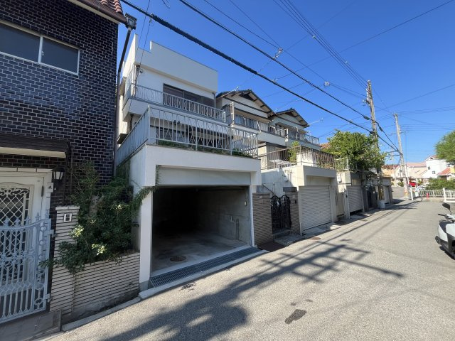 長田区長尾町２丁目　中古戸建の前面道路含む現地写真