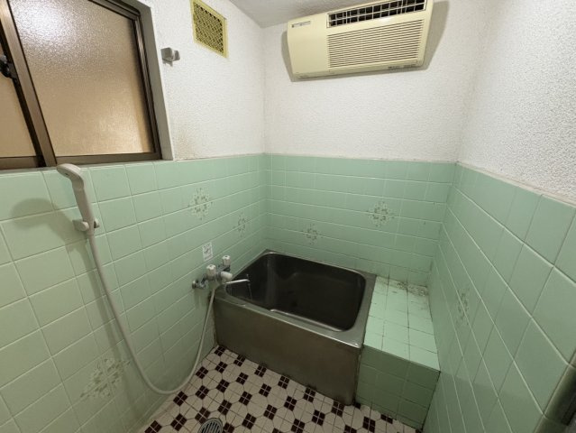 豊中市曽根西町3丁目　中古テラスハウスの浴室|浴室　【2025年8月22日撮影】