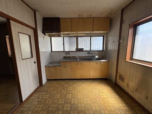 豊中市曽根西町3丁目　中古テラスハウスのキッチン|ダイニング【2025年8月22日撮影】