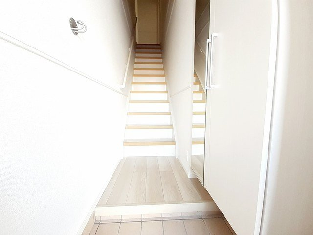 パインオークⅥの玄関