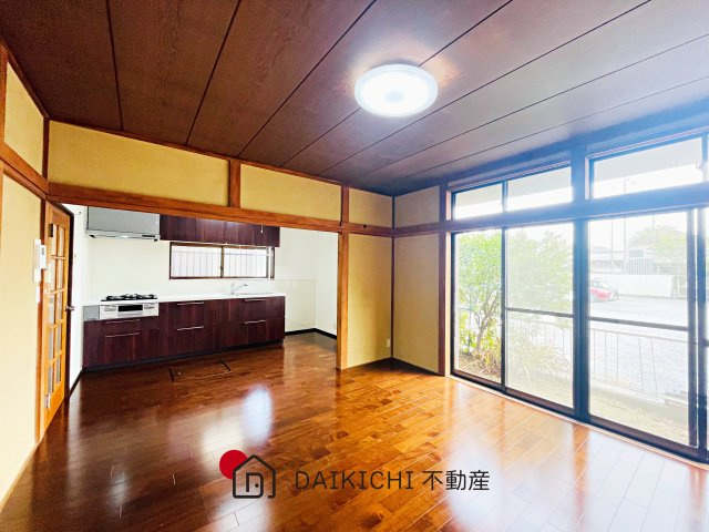 【居間・リビング】 | 鴻巣市宮前　中古戸建