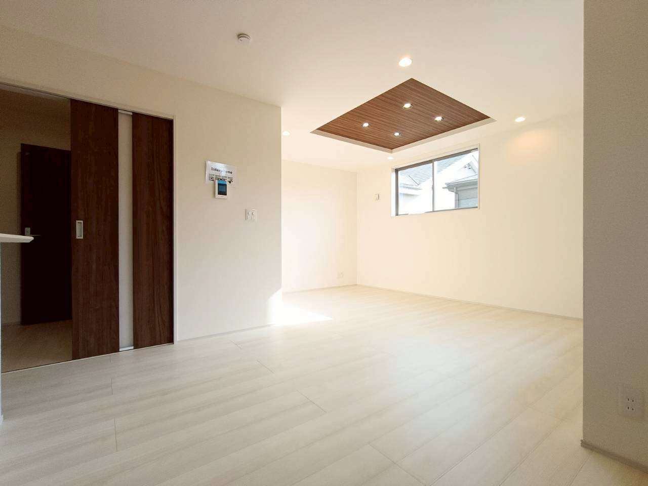 三郷市　幸房　新築戸建　　全1棟　の居間・リビング|使いやすい居間です