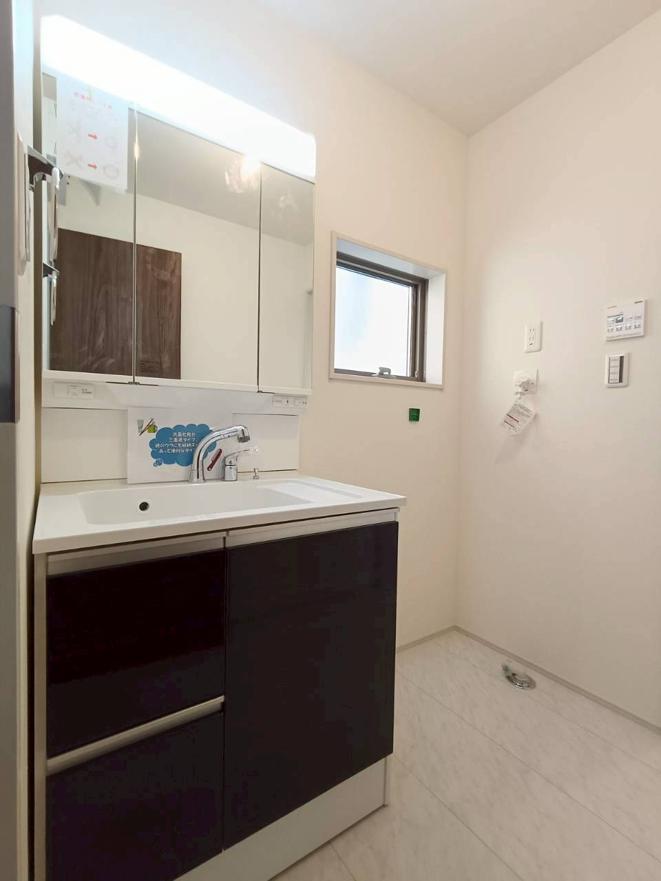 三郷市　幸房　新築戸建　　全1棟　の洗面所|家族全員が使用する洗面所はお掃除もしやすく使い勝手の良いスペース