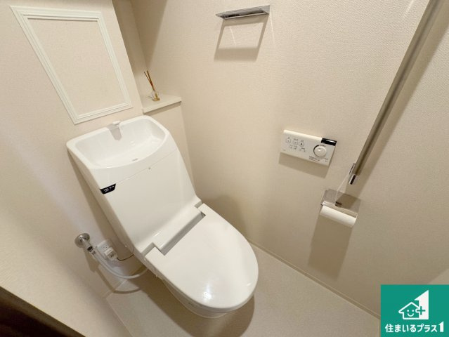 ブランズさくら夙川のトイレ|シンプルで清潔感のあるトイレです。