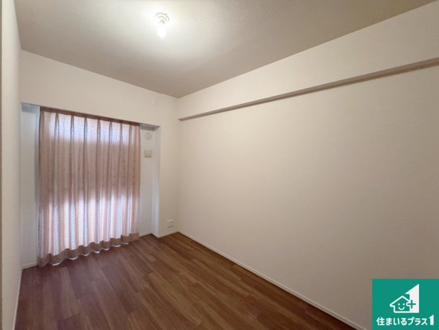 ブランズさくら夙川の洋室|収納スペースが充実しているので子供の成長に合わせてたくさん収納ができます！家族構成に合わせた様々な活用ができる収納！