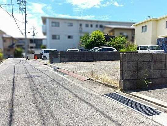 【前面道路含む現地写真】