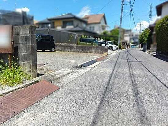 【前面道路含む現地写真】