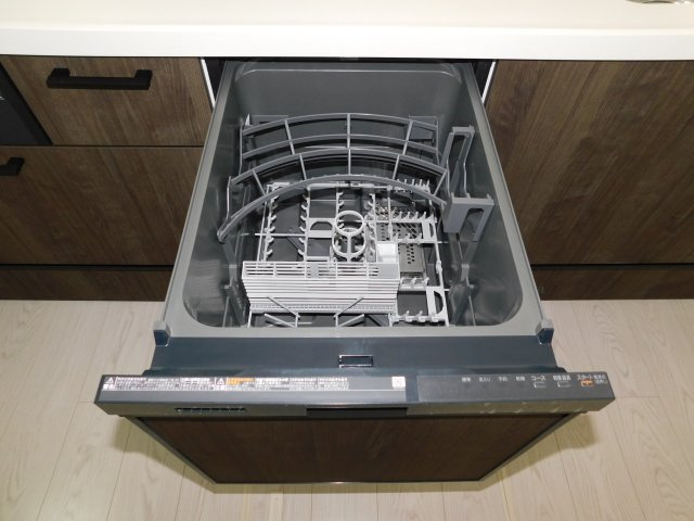 名古屋市南区赤坪町1期のキッチン|◇食洗機◇　　家事の負担を軽減する便利な食洗機付き♪