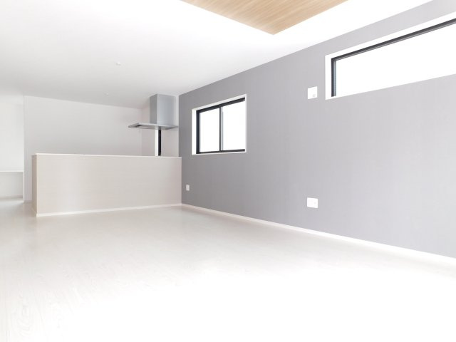 名古屋市南区赤坪町1期の居間・リビング|◇リビング◇　　南面で明るく広いリビング２２．０帖　リビング全体が見渡せる対面キッチン♪