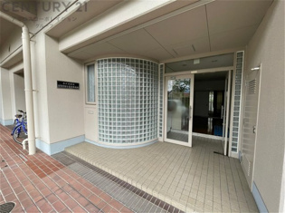 武庫川はなのまち30号棟のエントランス