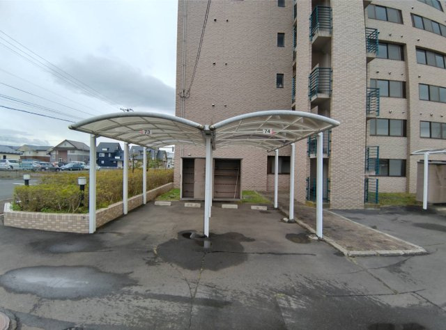 芦野マンションの駐車場