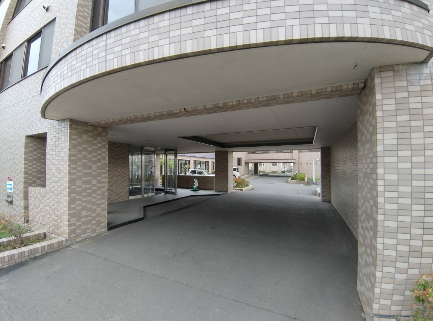 芦野マンションのエントランス