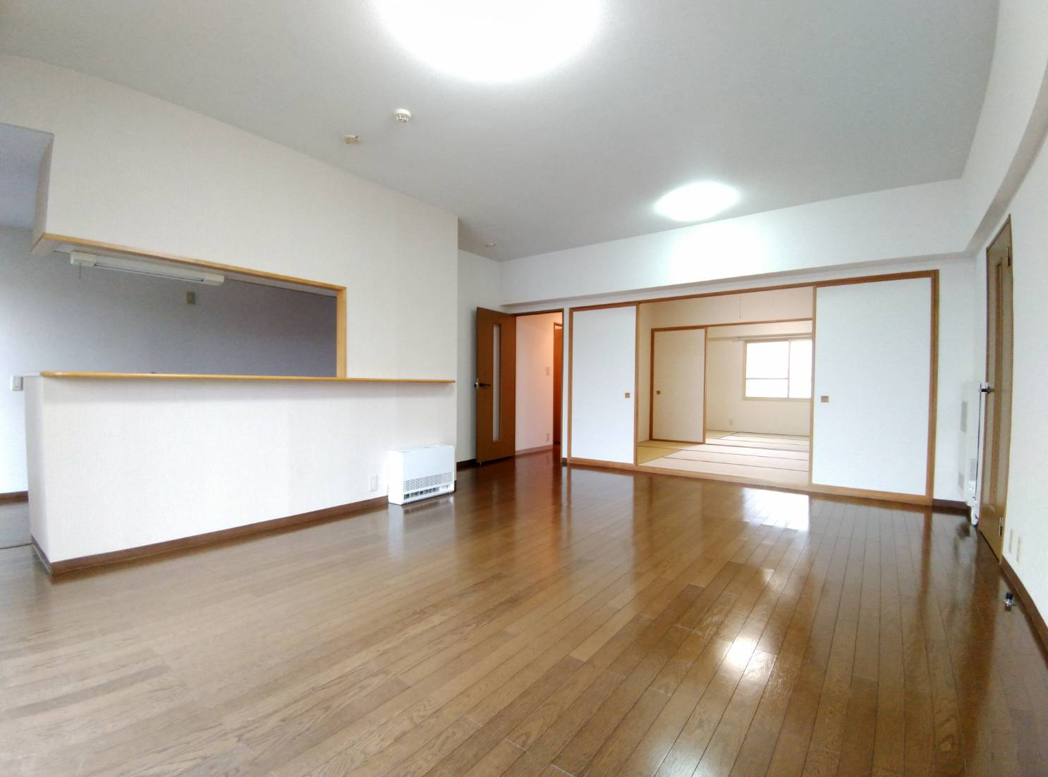 芦野マンションの居間・リビング