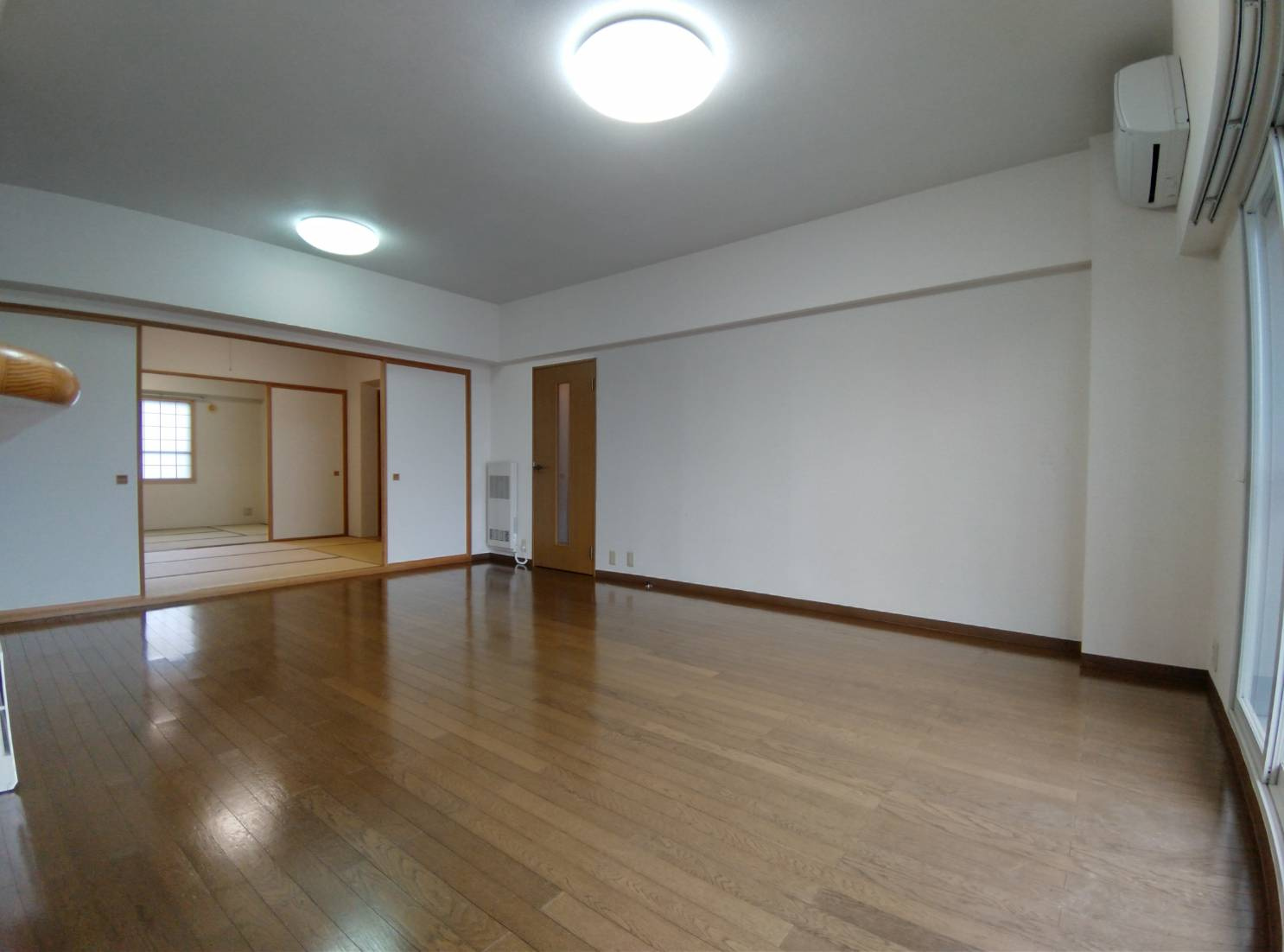 芦野マンションの居間・リビング