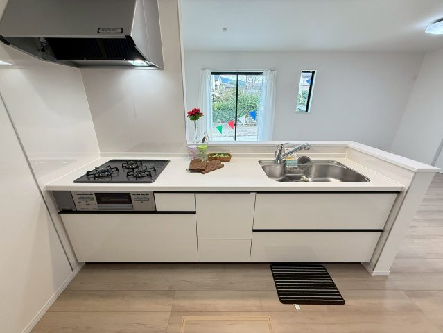 御殿場市御殿場８３番　新築戸建　全2棟　A号棟のキッチン