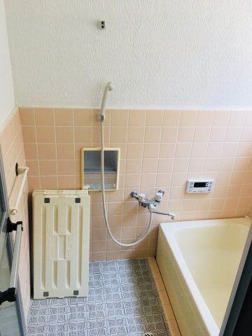 小松原町田中様貸家の浴室