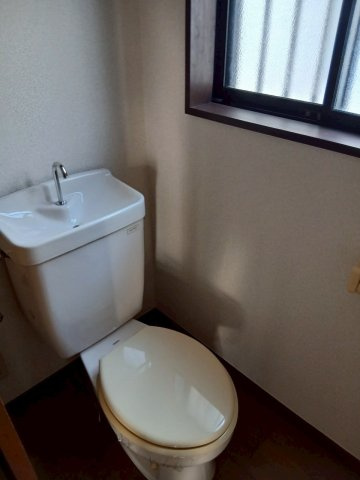 沢口町成川様貸家のトイレ|トイレです