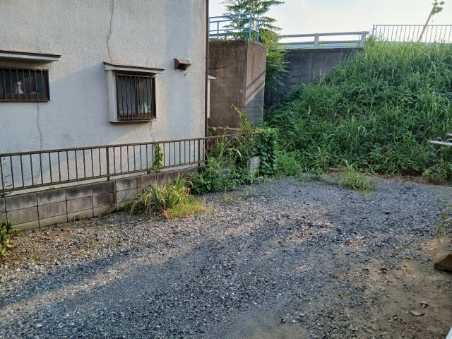 沢口町成川様貸家の駐車場|敷地内2台付