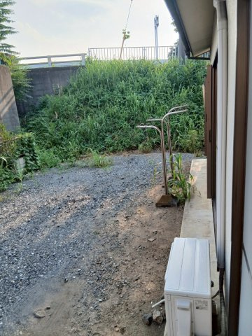 沢口町成川様貸家の駐車場|敷地内2台付