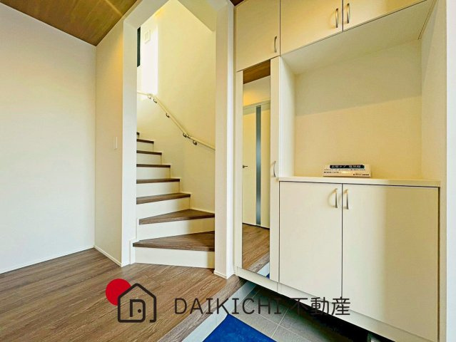 【玄関】 | 羽生市中岩瀬　GRAFARE　新築戸建　全3棟　1号棟