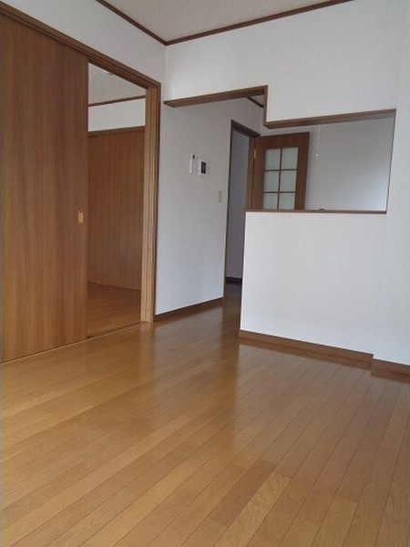 メゾンセレーノ壱番館の居間・リビング