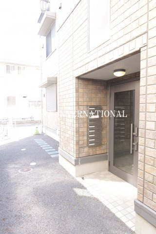 ウィステリアのエントランス