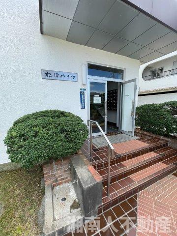 松濤ハイツのエントランス|毎日通るエントランスはこのようになっています
