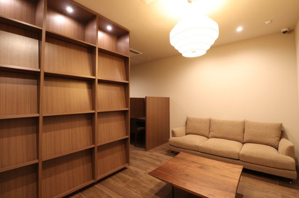 【その他共用部分】 | 【ライブラリー】スタディスペース併設！ビジネス・読書など多様な用途に対応可能！