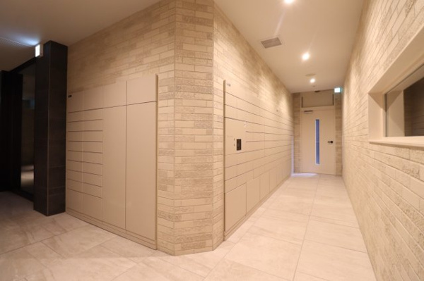 【設備】 | 【宅配ボックス】留守の間でも宅配物の保管ができる宅配ボックス付きなので安心してお出かけいただけます！