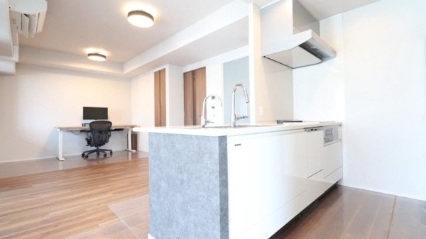 【キッチン】 | 【キッチン】カウンターキッチンとなっており、景色を楽しみながらお料理していただけます◎